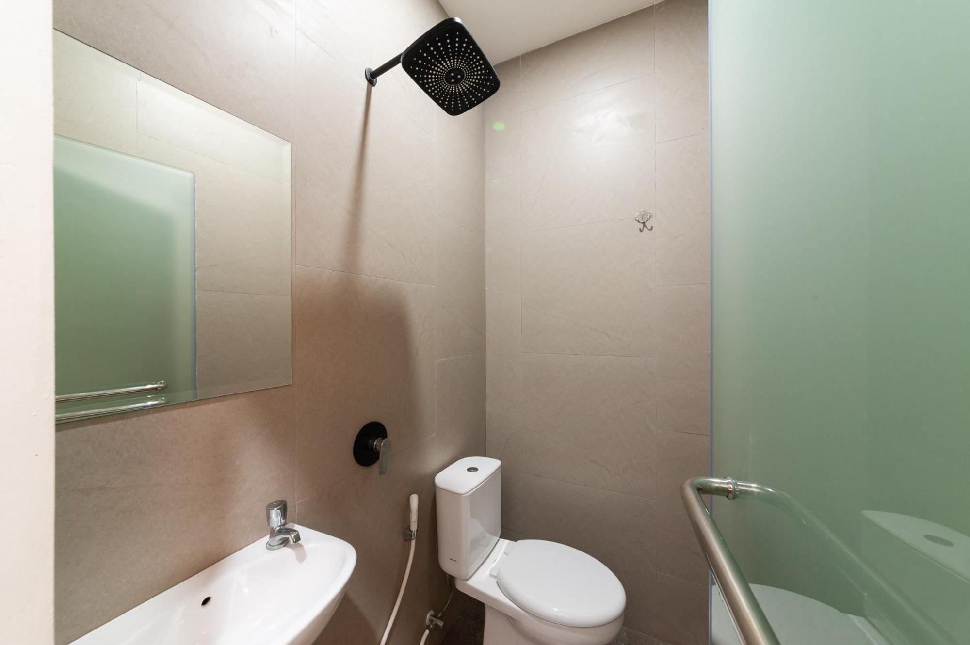 Urbanview Hotel Cengkareng Jakarta By Reddoorz Экстерьер фото