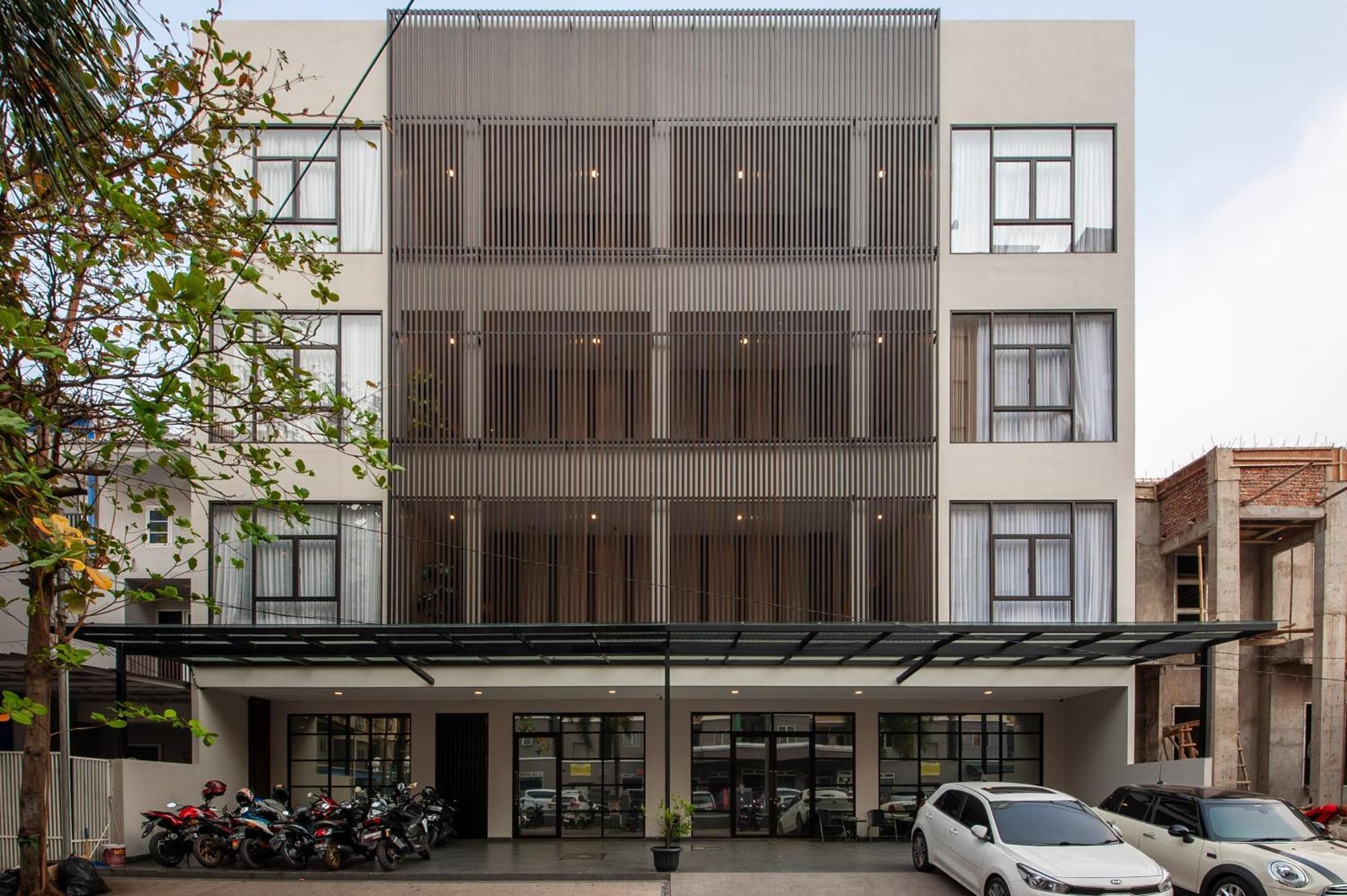Urbanview Hotel Cengkareng Jakarta By Reddoorz Экстерьер фото